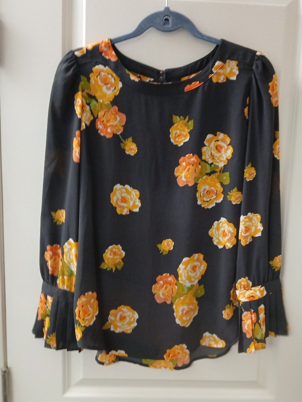 Loft Women's Peony Pleated Cuff Blouse Size Medium